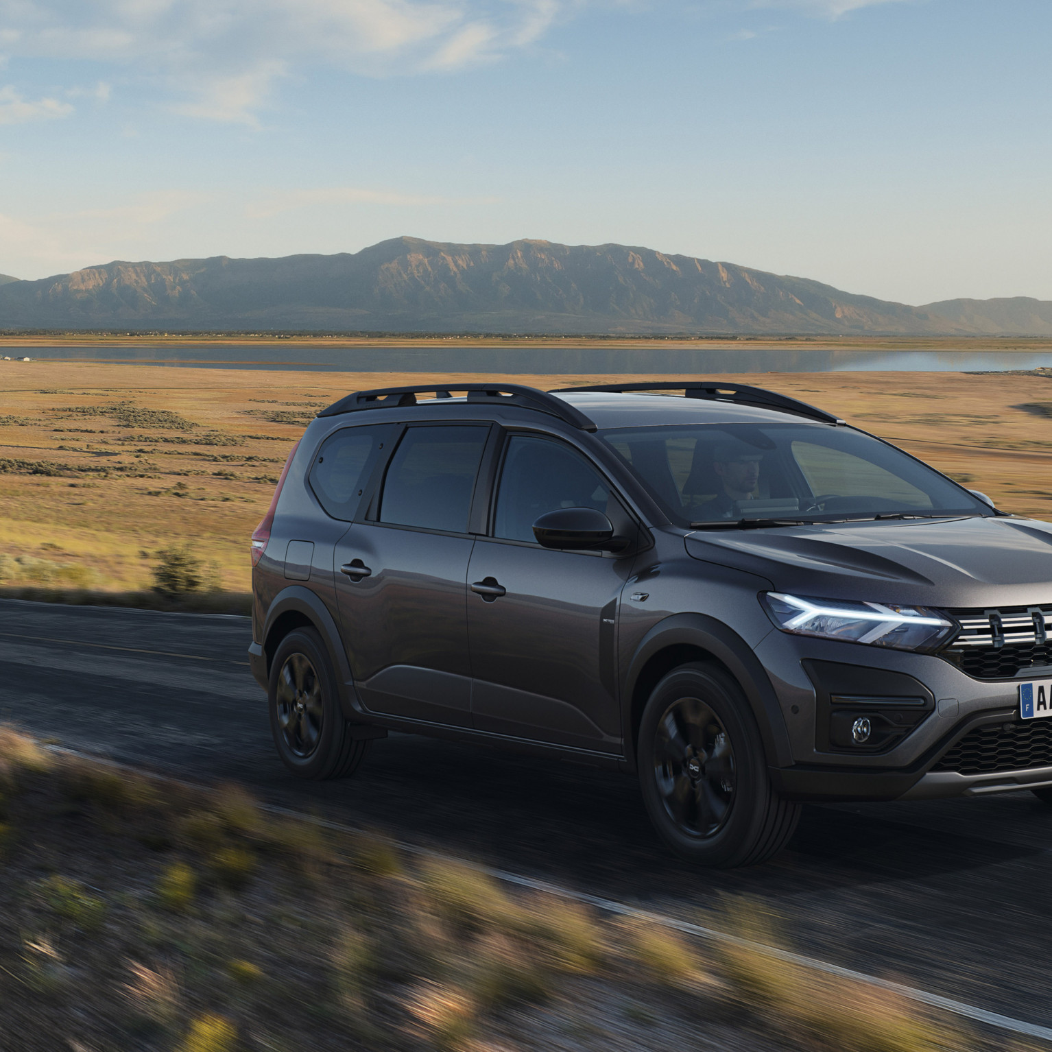 02 Jogger HYBRID 140 de eerste hybride van Dacia v2