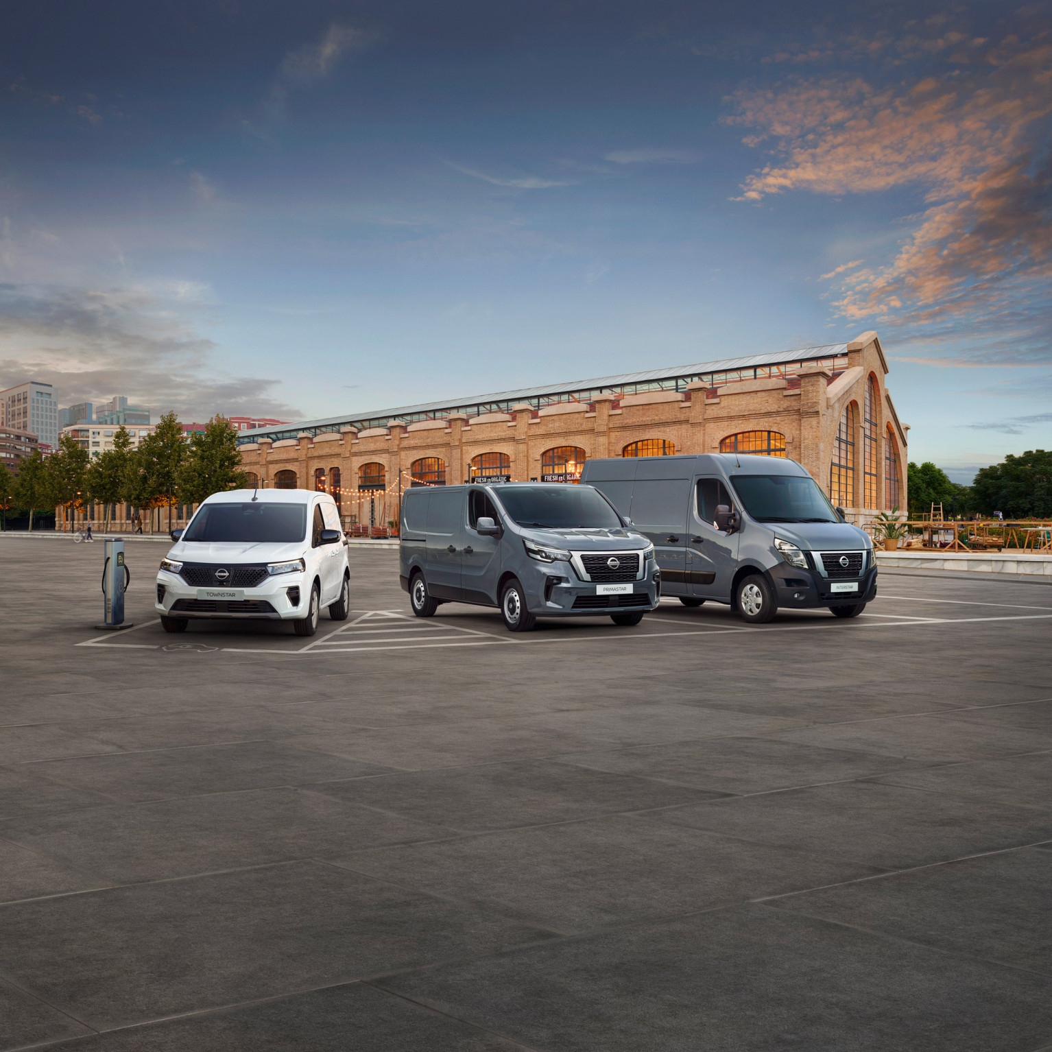 883555 F275 NISSAN RANGE EV PRIMA INTER FINAL ART 1 (2)
