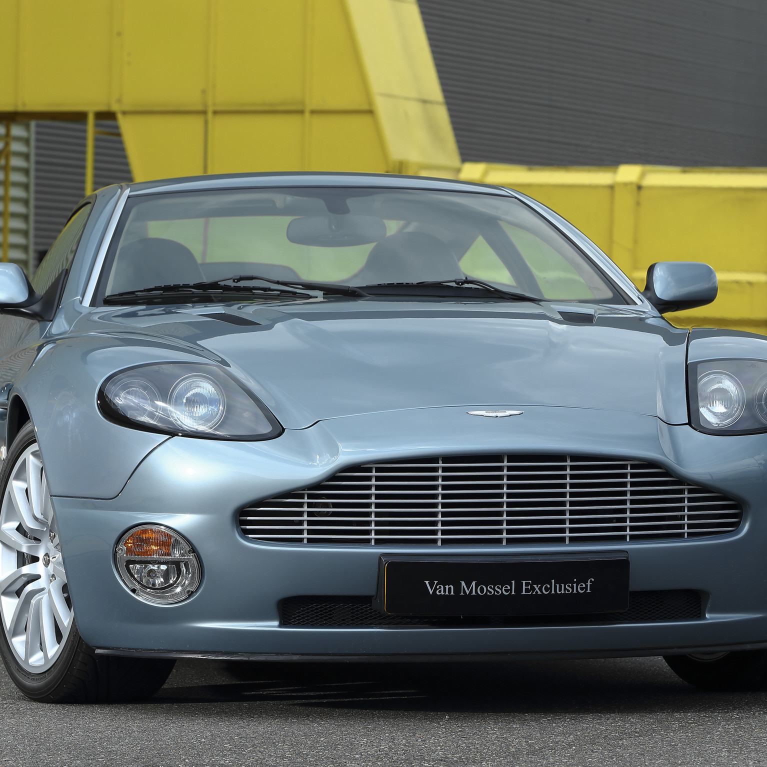 Aston Martin Vanquish hero