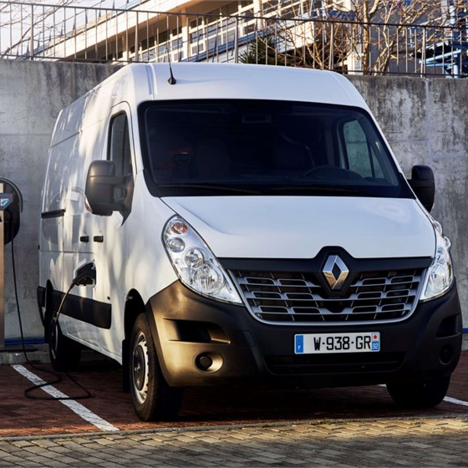 21204394 2018 Renault Master Z E tests drive and electric LCV range in Lisboa