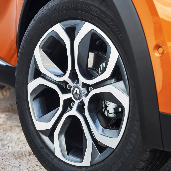 21233559 2019   New Renault CAPTUR tests drive in Greece