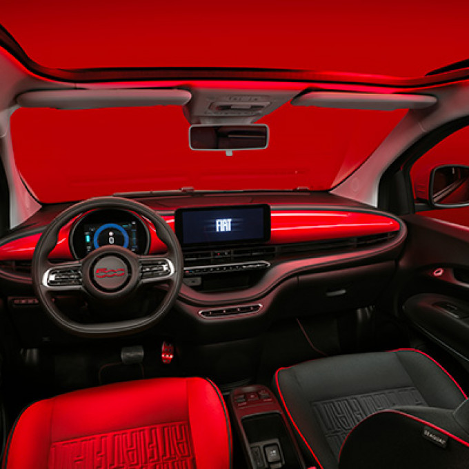 Galerij afbeelding Fiat 500 RED4