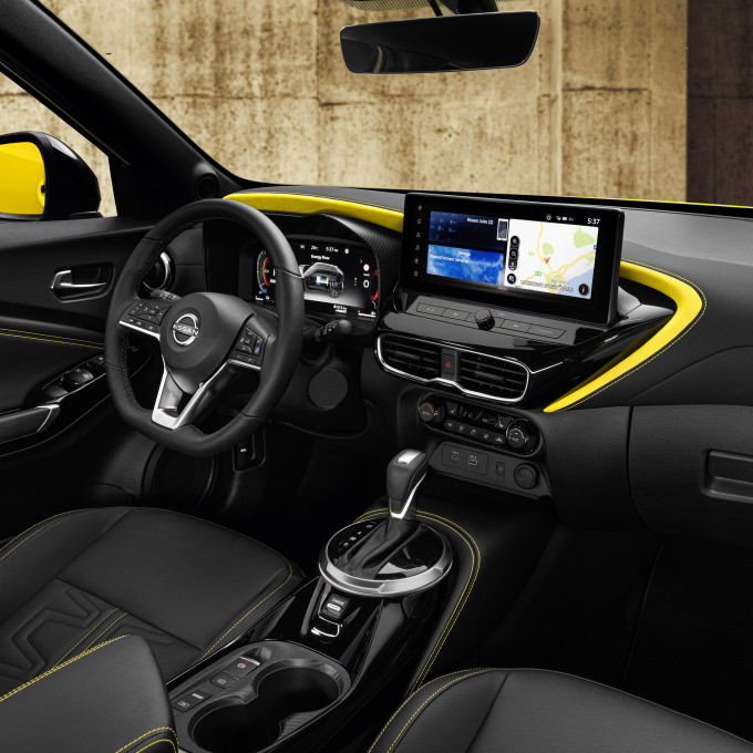 JUKE MC 2024 interior  iconic yellow body color N Sport driver cockpit side view