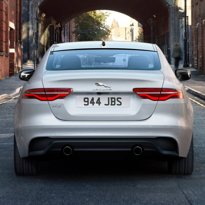 Jaguar XE 2021 1280 0a