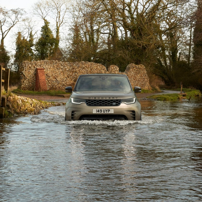 Land Rover Discovery 2021 1280 4a