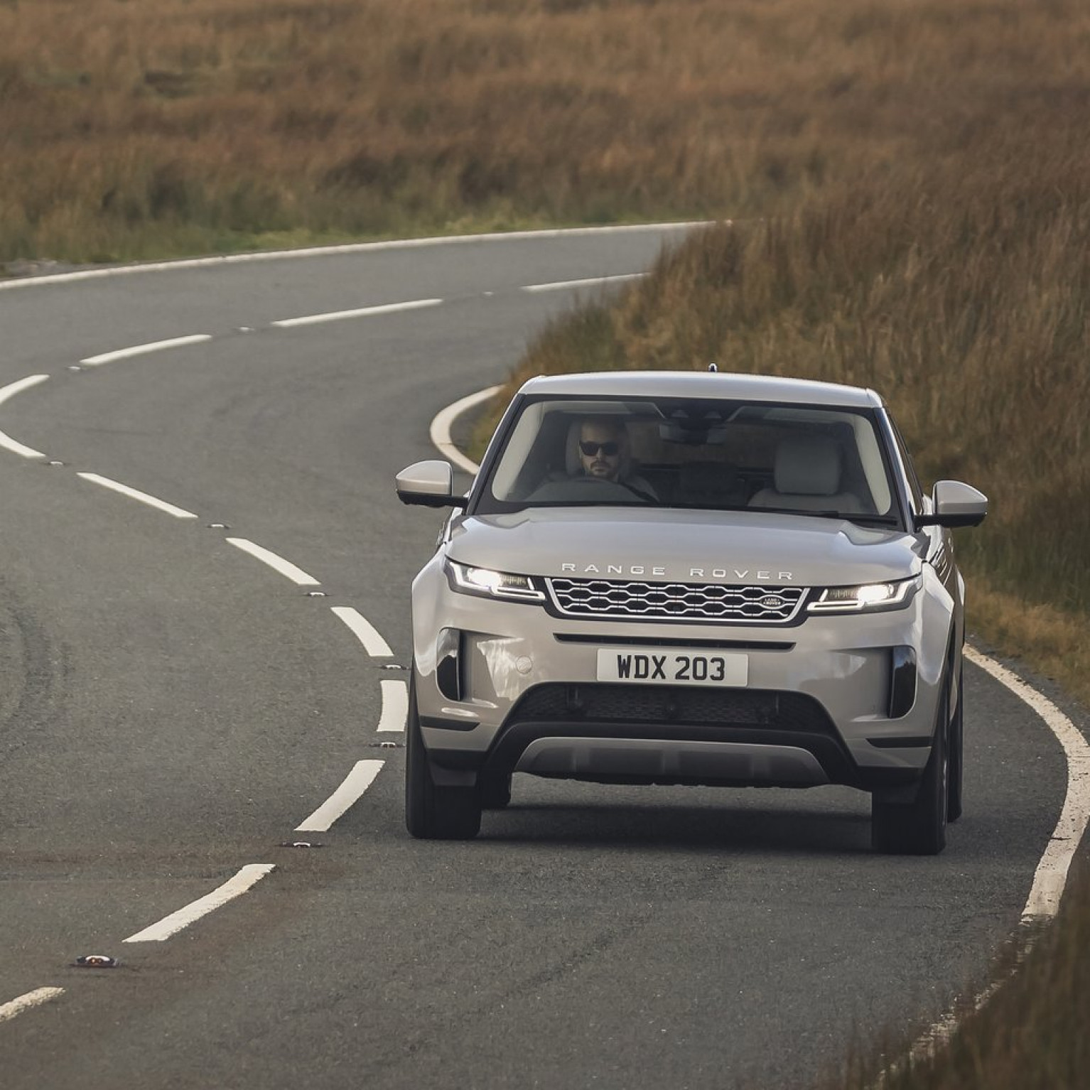 Land Rover Range Rover Evoque P300e 2021 1280 1d