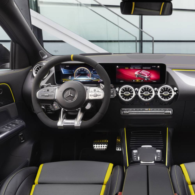 Mercedes AMG GLA interieur