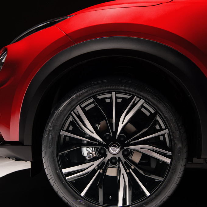 Sep. 3 6pm CET New Nissan JUKE Unveil Red Static Studio 22