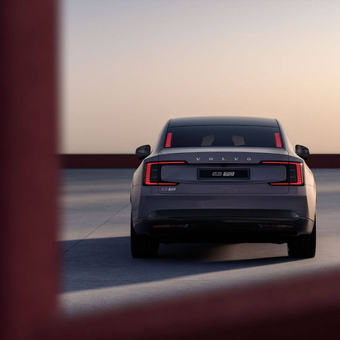 Van Mossel Volvo ES90 achteraanzicht