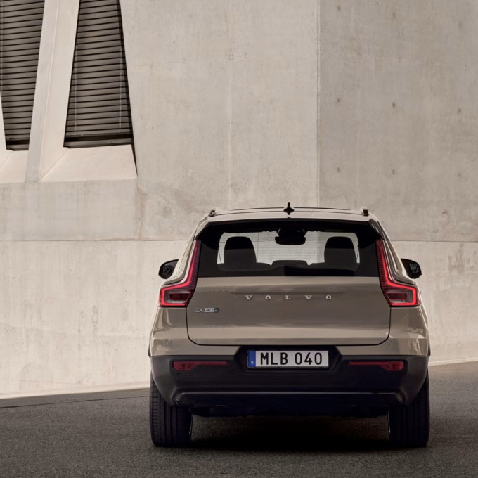 VanMossel Volvo EX40 III