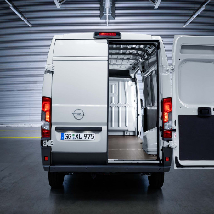 VanMossel Movano 1534x1534 III