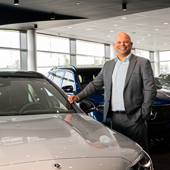 Van Mossel Mercedes Benz Fleetsales Elroy Gumbs