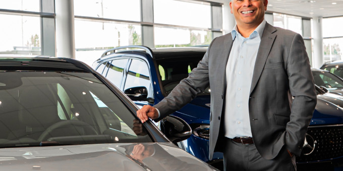 Van Mossel Mercedes Benz Fleetsales Elroy Gumbs