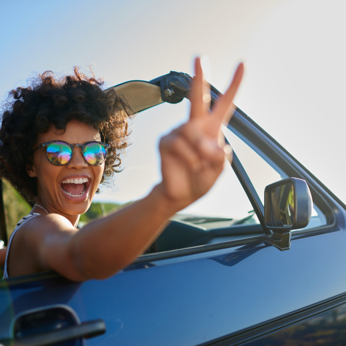 Woman peace sign convertable v2