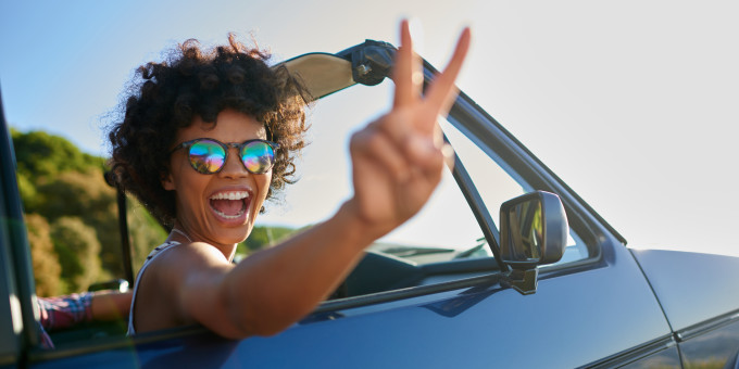 Woman peace sign convertable v2