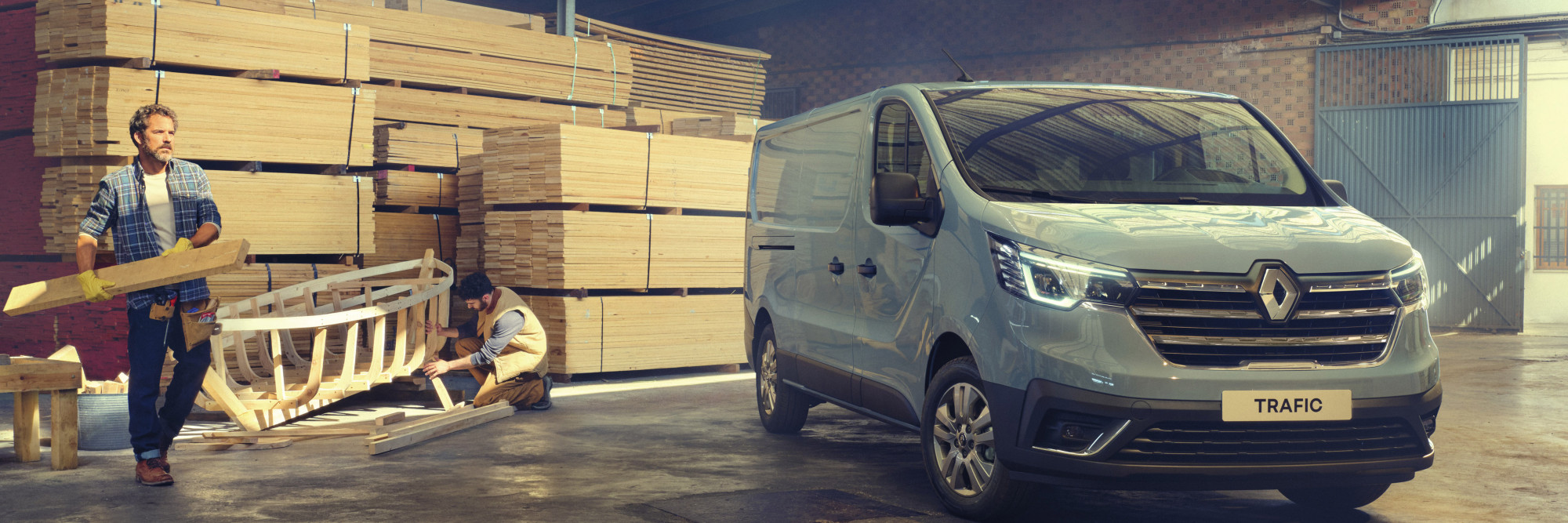 01 Nieuwe Renault Trafic nu in de showroom