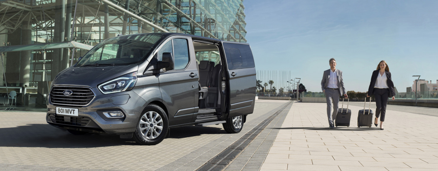 2019 FORD TOURNEO CUSTOM PHEV 02 v8