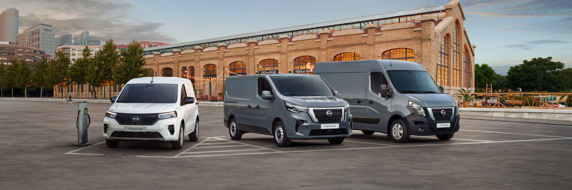 883555 F275 NISSAN RANGE EV PRIMA INTER FINAL ART 1