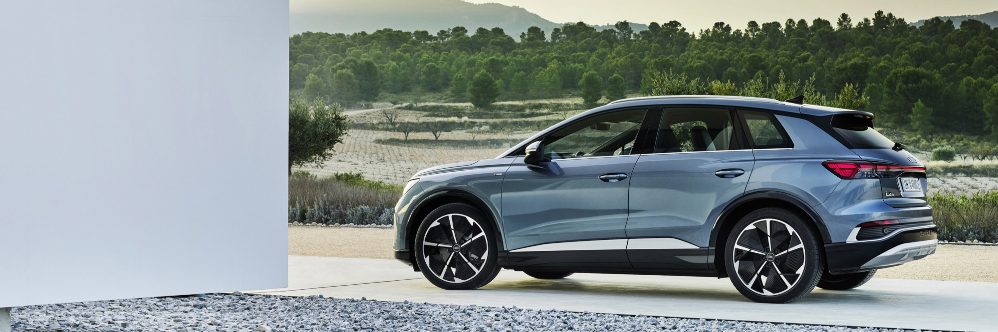 Hero Audi Q4 v2