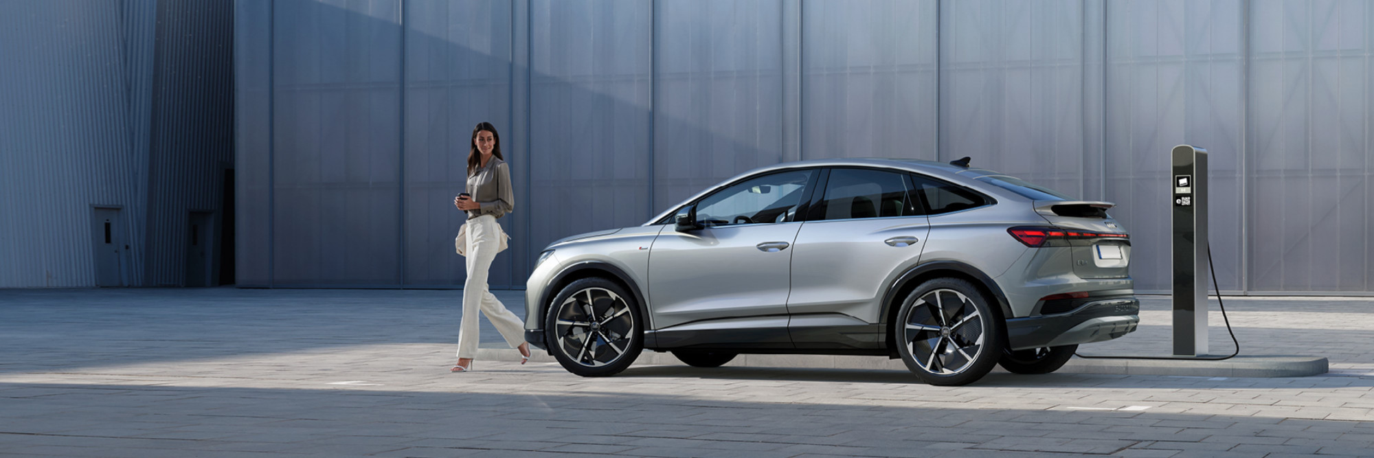 Hero Q4 etron