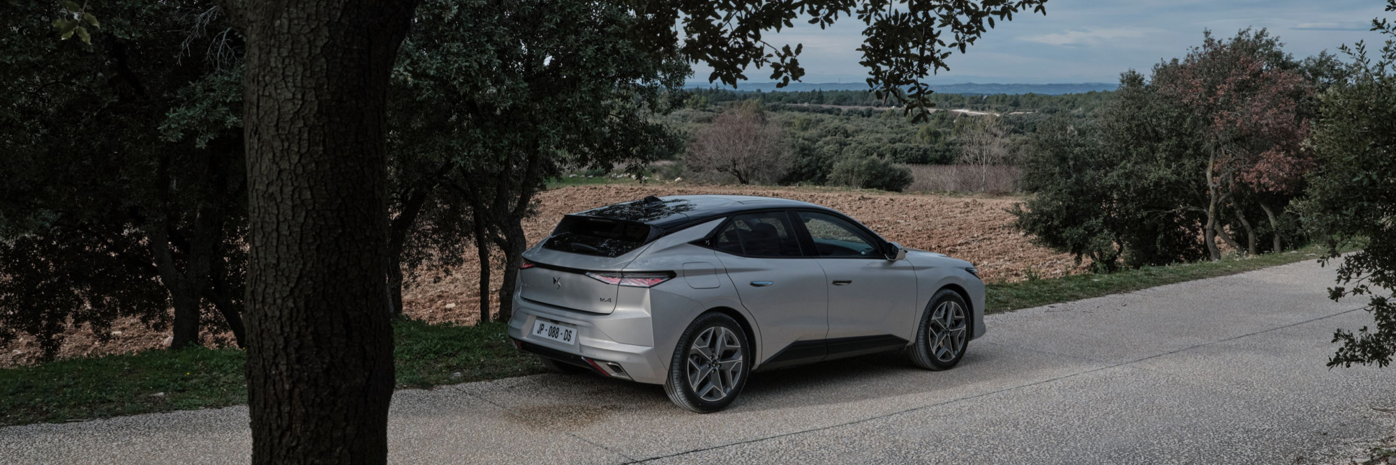 Van Mossel DS 4 Hybrid hero