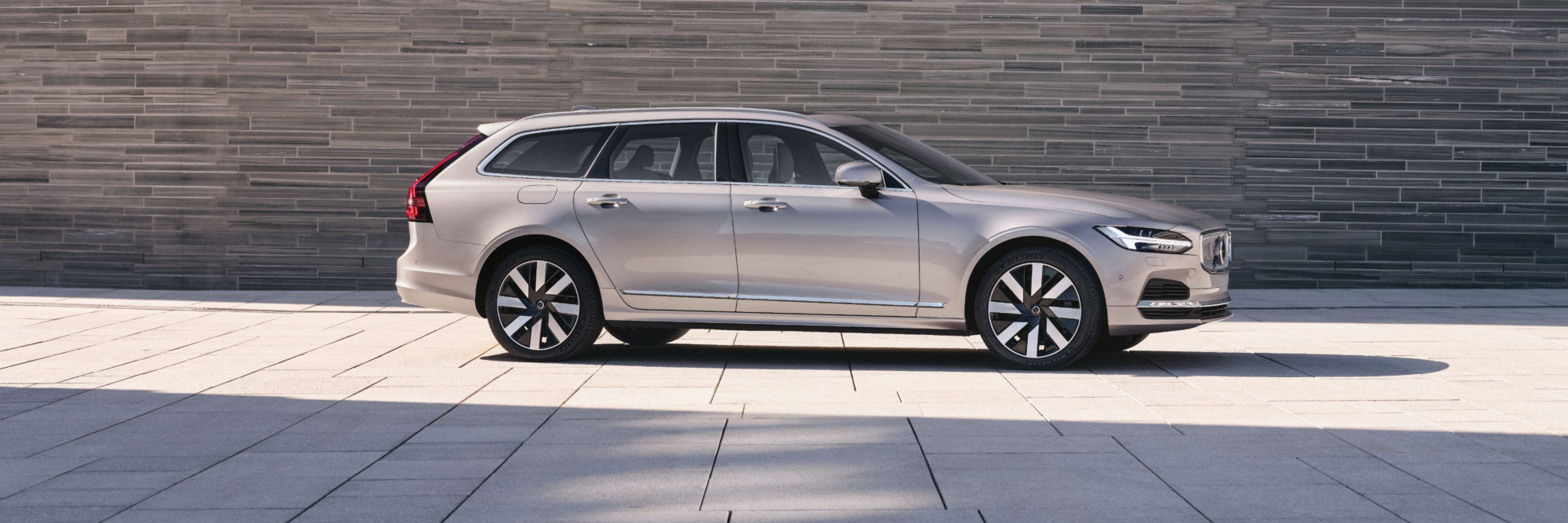 Van Mossel Volvo V90 hero