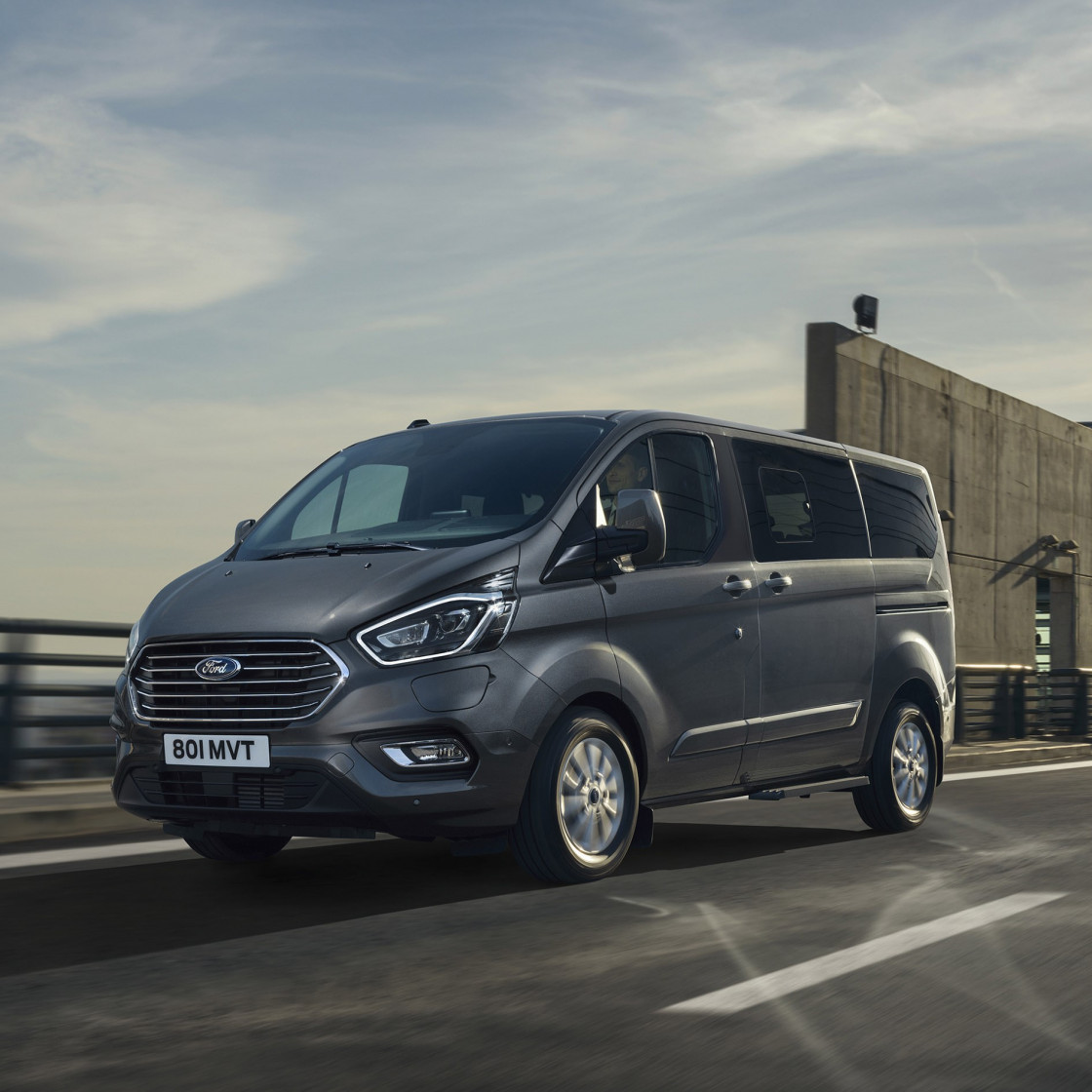 2019 FORD TOURNEO CUSTOM PHEV 04 02