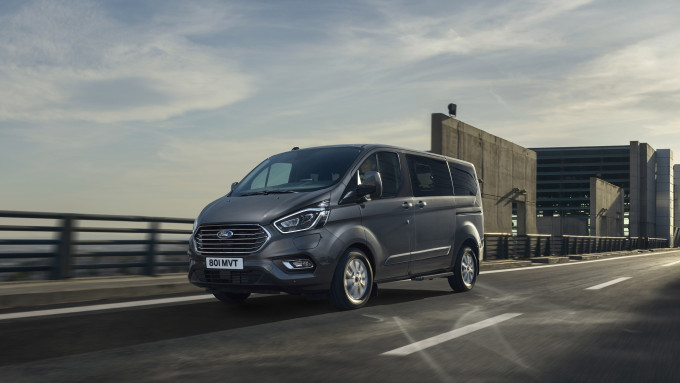2019 FORD TOURNEO CUSTOM PHEV 04 02