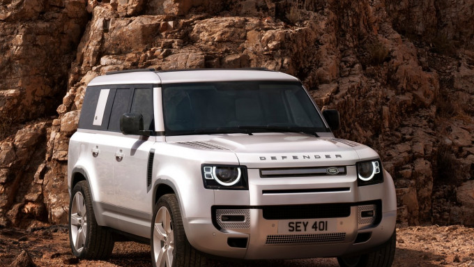 Land Rover Defender 130 2023 1280 02