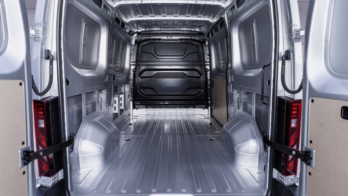 Nissan Interstar PK EV High 019