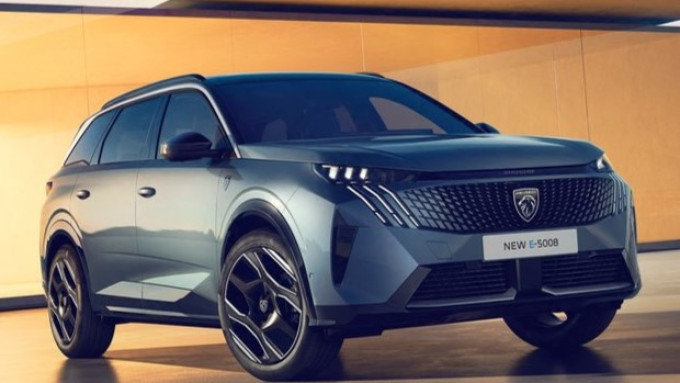 Peugeot E 5008 2025 1280 05