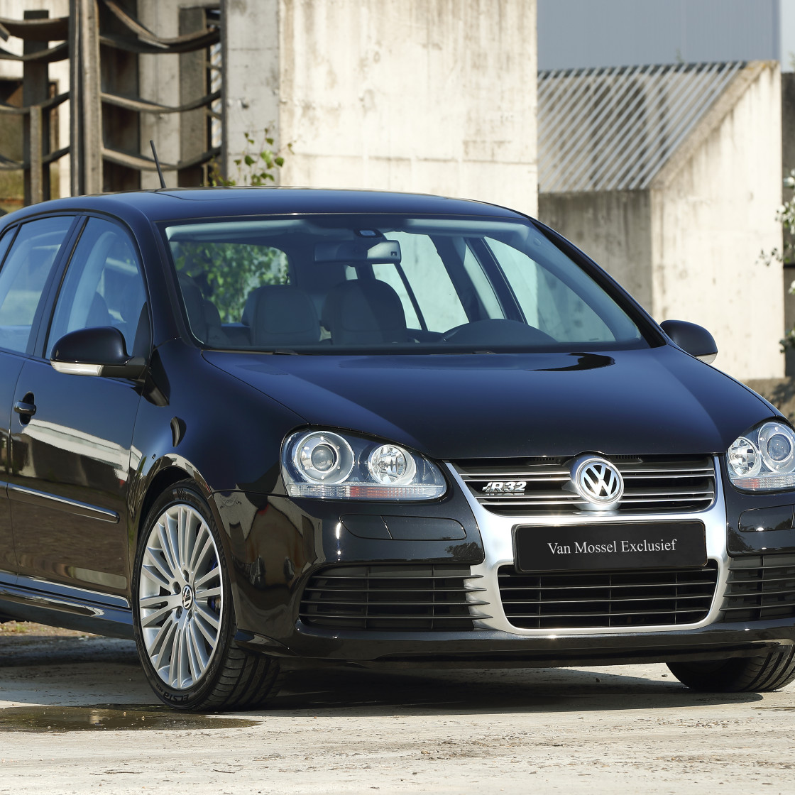 VW Golf V R32 Hero