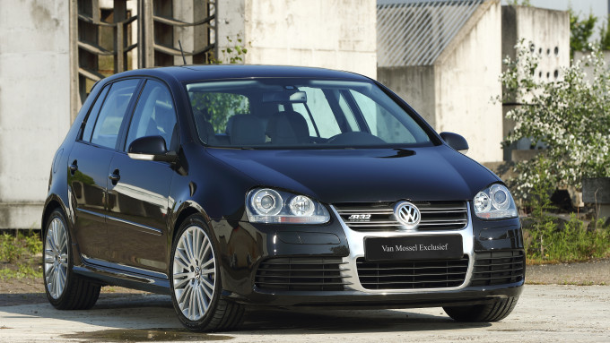 VW Golf V R32 Hero