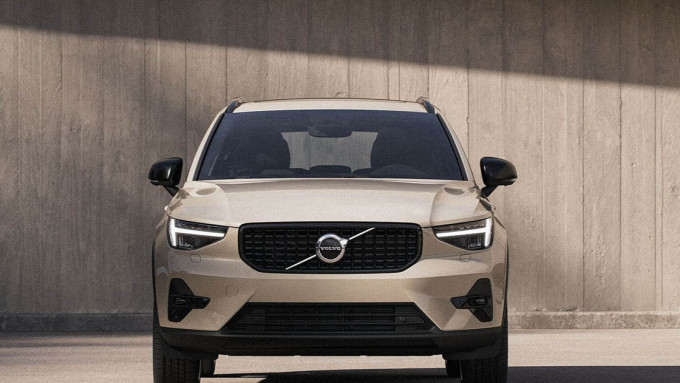 Van Mossel Volvo XC40 voorkant