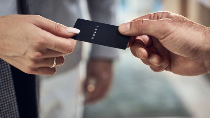 Van Mossel Volvo klant levert keycard in