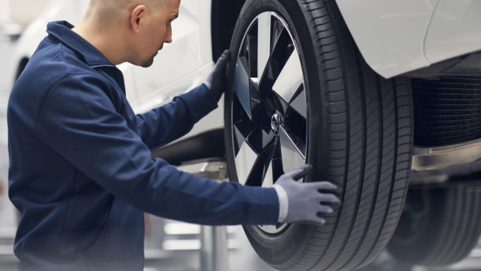 Van Mossel Volvo wielen monteren