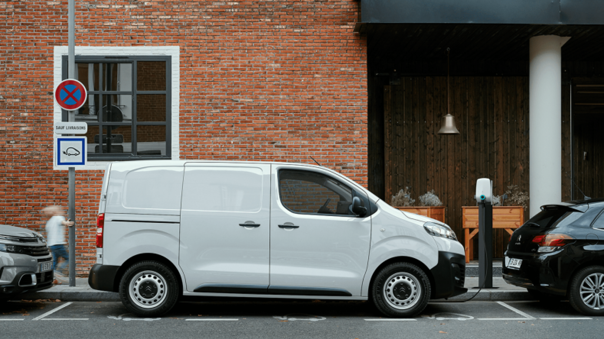 citroen e jumpy e transporter electric transporter 2020 05 min 888x444