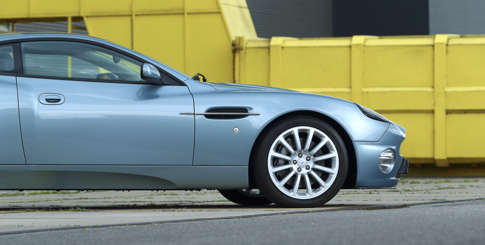 Aston Martin Vanquish 7