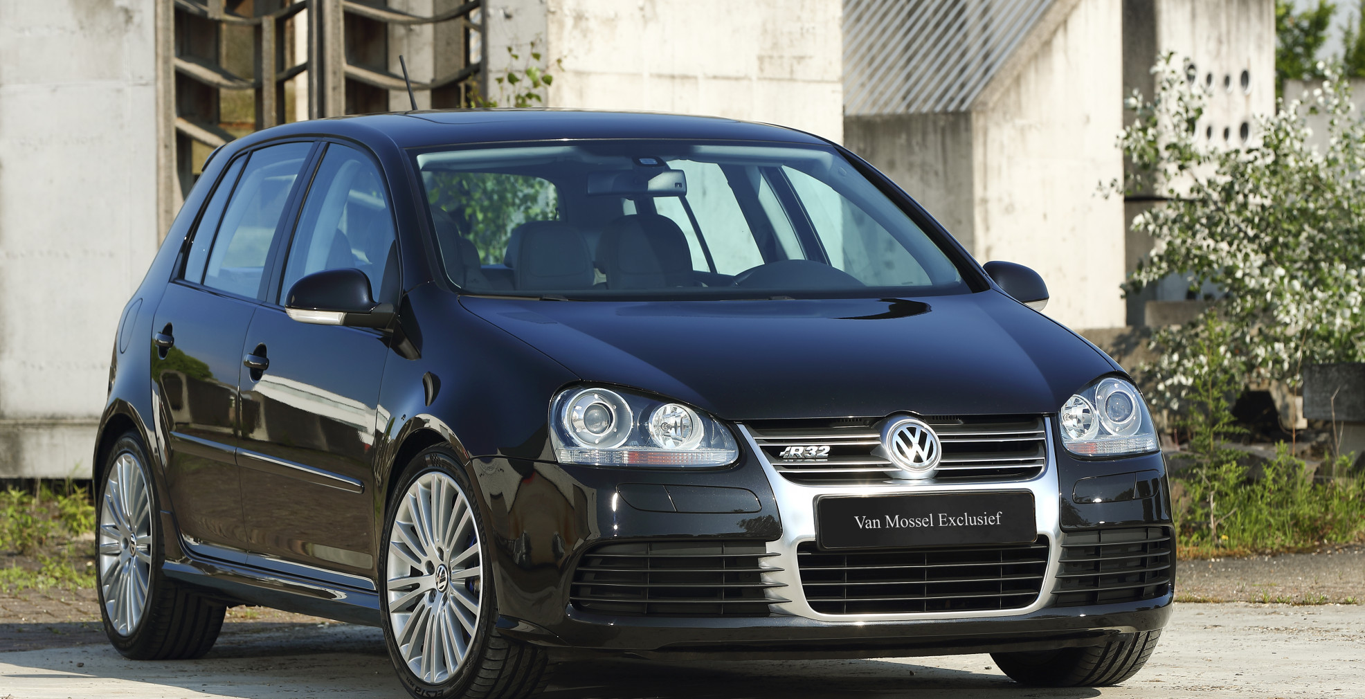 VW Golf V R32 Hero