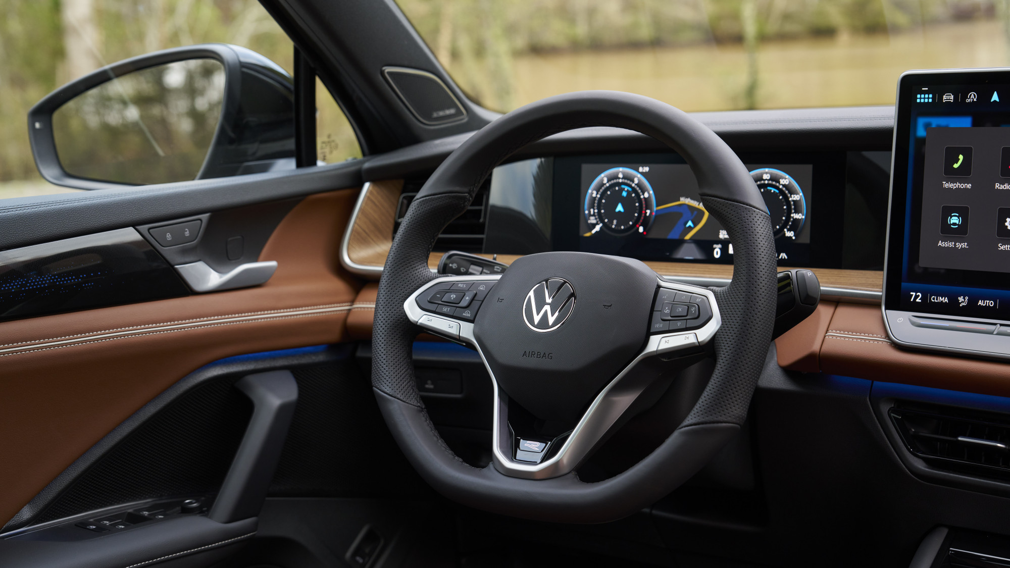 Original 19607 my26 tiguan sel r line turbo avocado interior trahan 0242