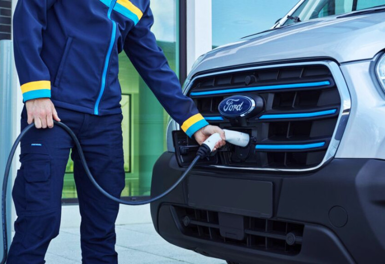 Medium Ford E Transit Front 3 4 Charging Talent scaled 1