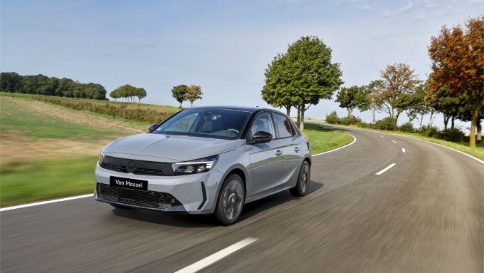 12 OpelCorsaElectric 523042